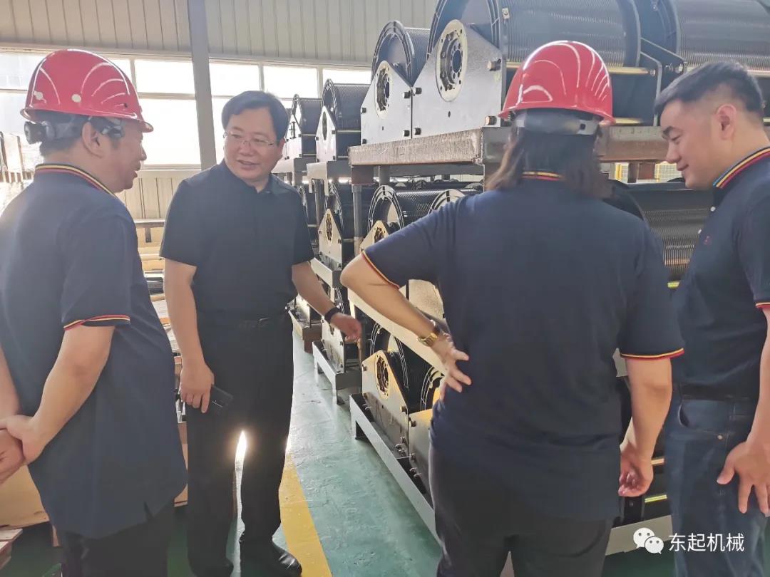 市產(chǎn)業(yè)集聚區(qū)黨委副書記、管委會(huì)主任宋太俊一行蒞臨東起集團(tuán)考察調(diào)研